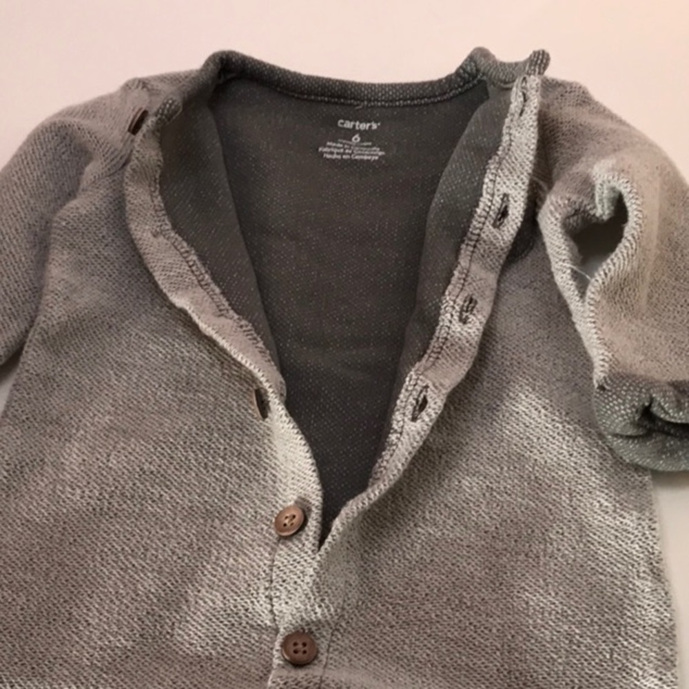 CARTER’S SIZE 6 MONTHS ONE PIECE PLAY SUIT FULL BUTTON UP.  COTTON TERRY GRAY